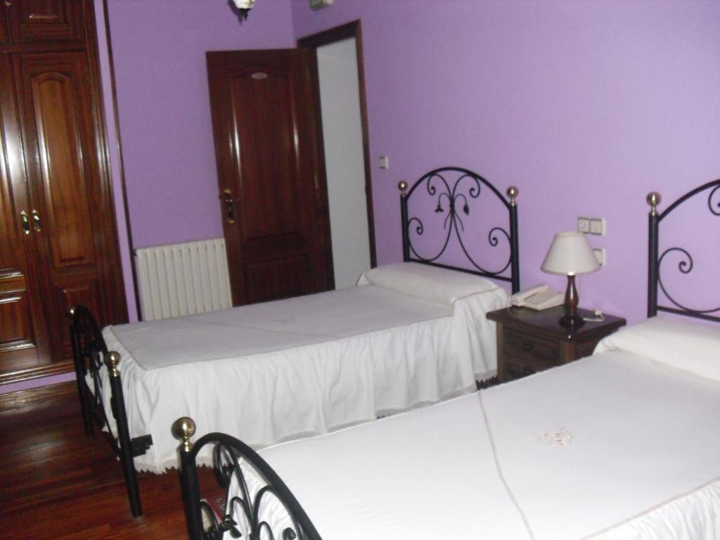 Hotel Pousada Vicente Risco Castro Caldelas Oda fotoğraf