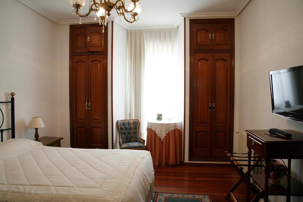 Hotel Pousada Vicente Risco Castro Caldelas Dış mekan fotoğraf