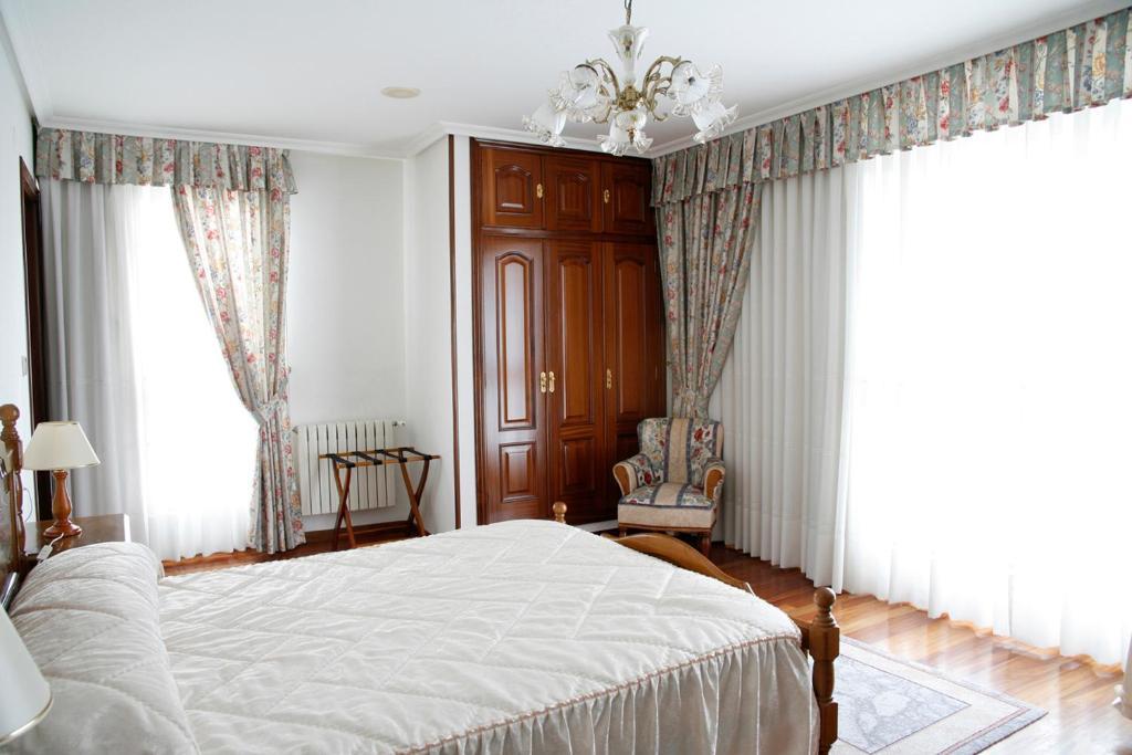 Hotel Pousada Vicente Risco Castro Caldelas Dış mekan fotoğraf